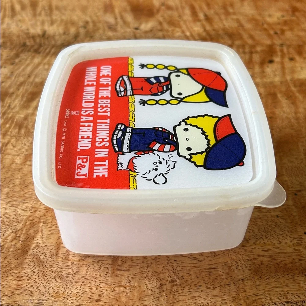 Sanrio *Rare* PATTY & JIMMY 1976 Plastic Container with Lid - Picture 3 of 6